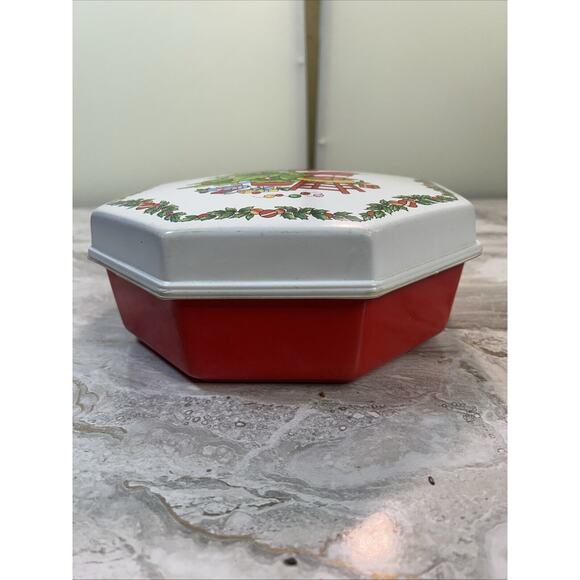 Ullman Co. Vintage Santa Claus Octagon Cookie Tin Christmas Plastic Set Of 3 - Picture 9 of 11